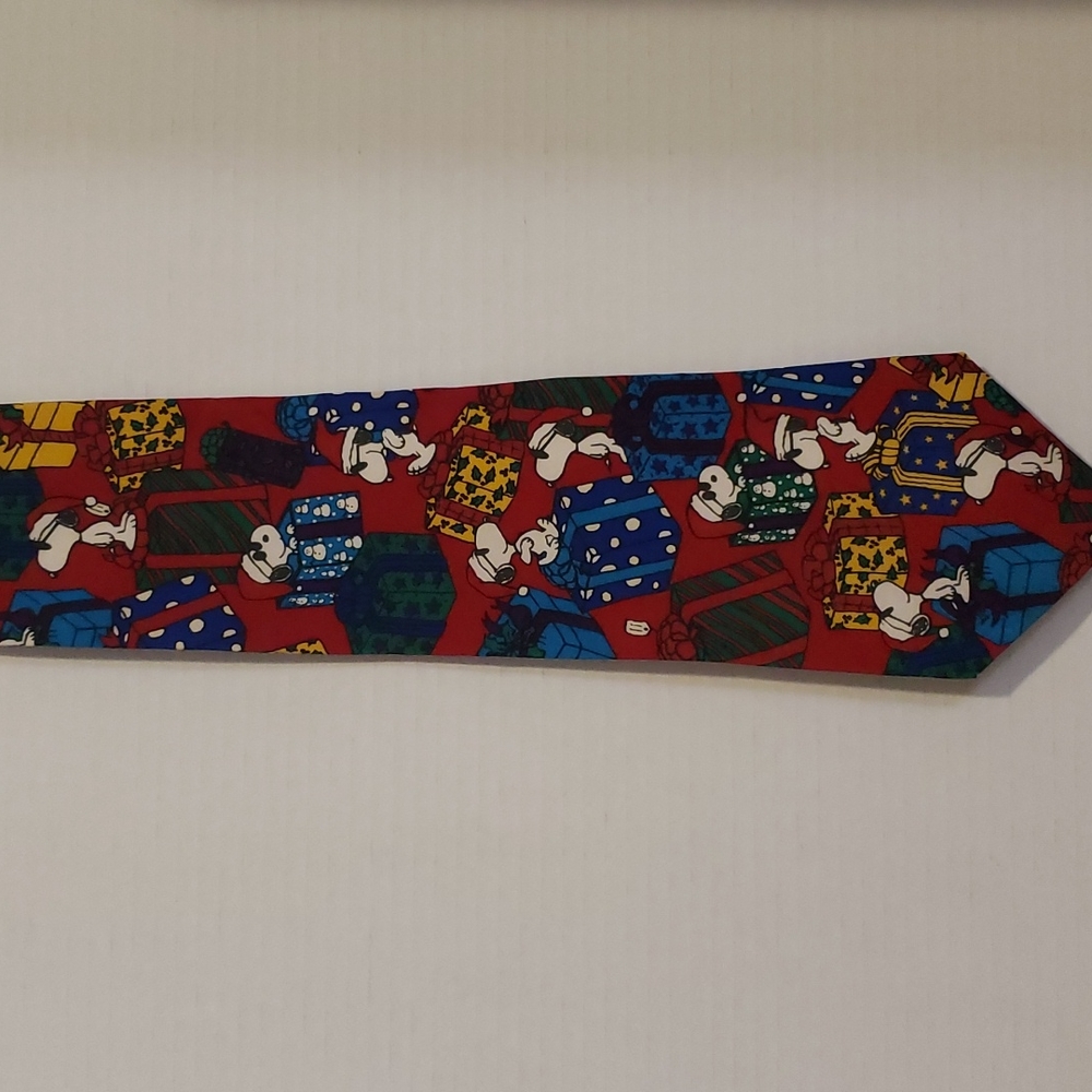 Peanuts | Men's 100% Silk Tie "Do Not Open Until Christmas"